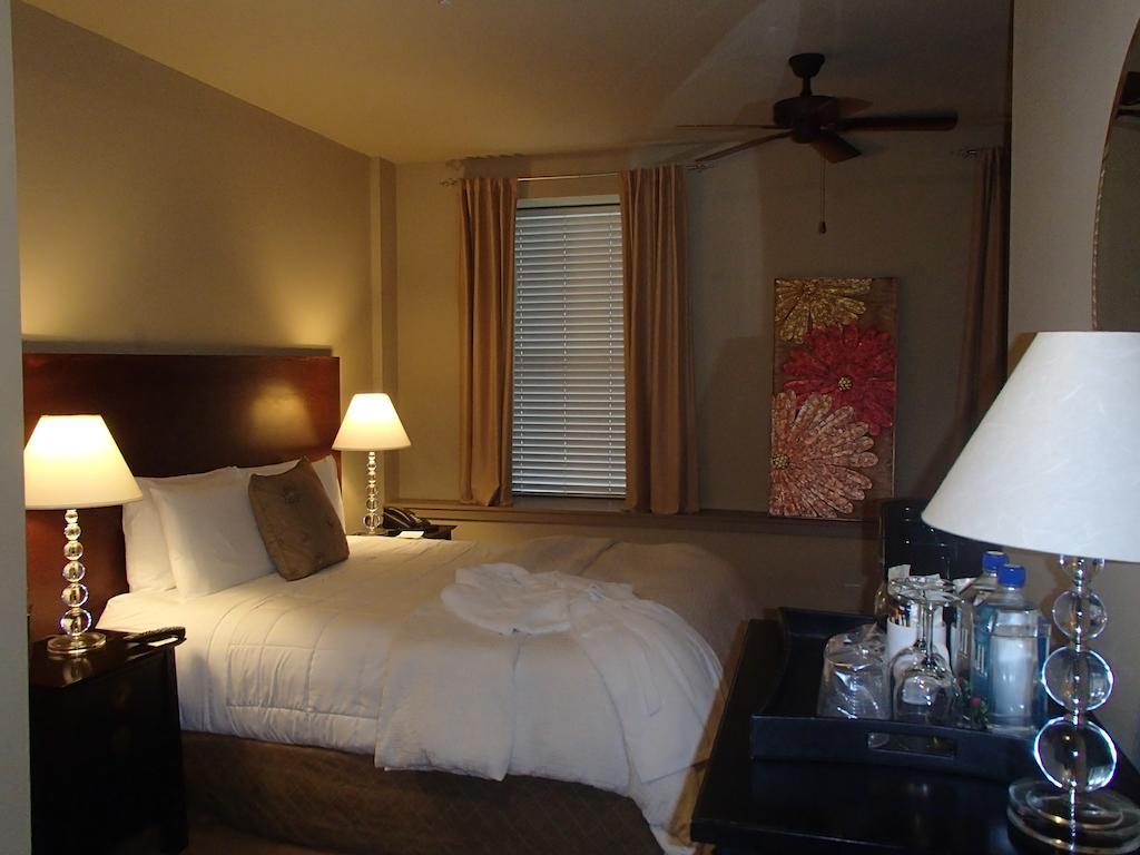 V BOUTIQUE HOTEL CORPUS CHRISTI TX 4 United States from C